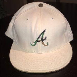 New Era Atlanta Braves Camo Fitted Hat Size 7 3/8